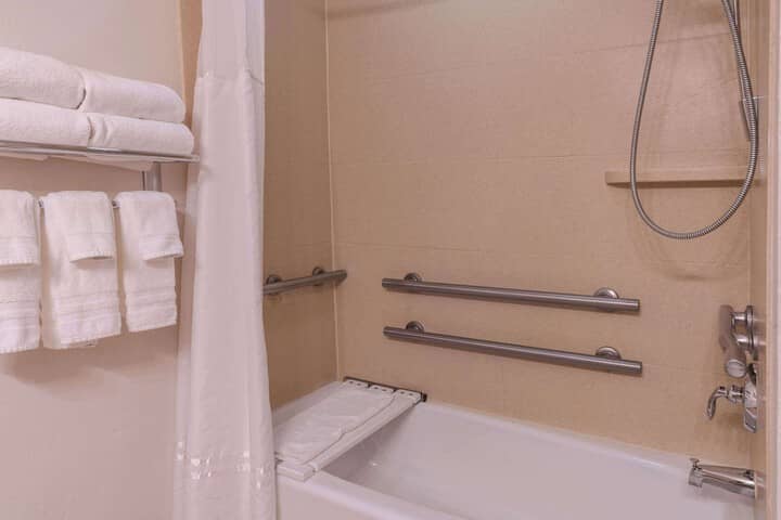 Room 26 of 54
